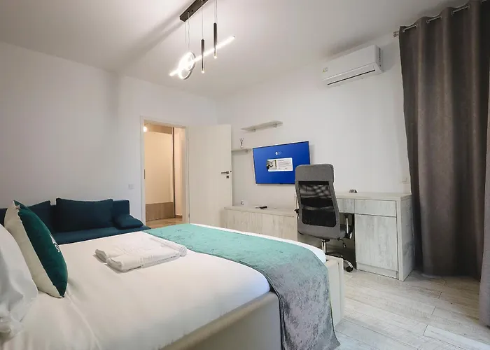 Smart 4* Бухарест